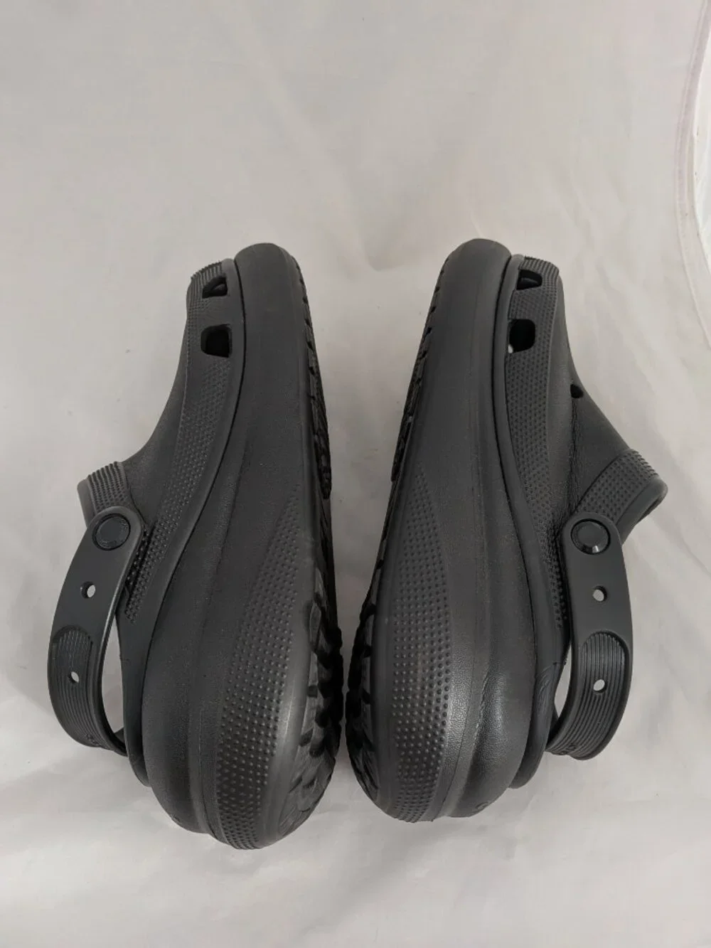 Crocs Men's Classic Mega Crush Clog Size 11 Black Platform Lug Sole